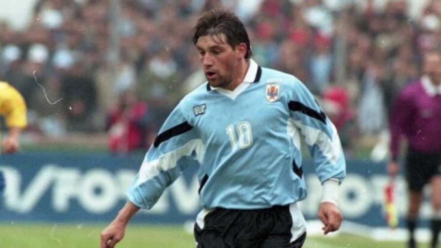 Former Uruguay midfielder O’Neill dies at 49